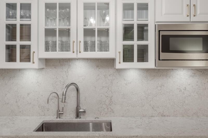 Cabinet Glass Cleaning